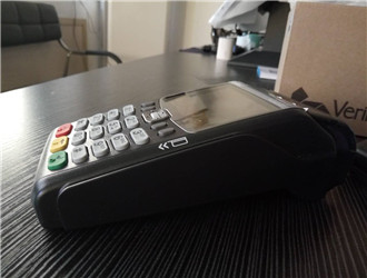 樂(lè)刷pos機(jī)開(kāi)不了機(jī)？